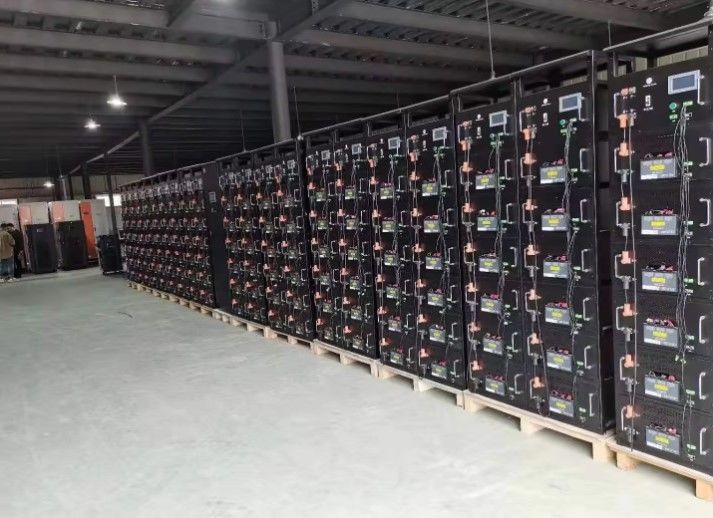 ESS 10 Jahre Lebensdauer Außenbatterie Schrank 1MWh 5MWh 10MWh 20ft 40ft Container Solarbatterie Energiespeichersystem